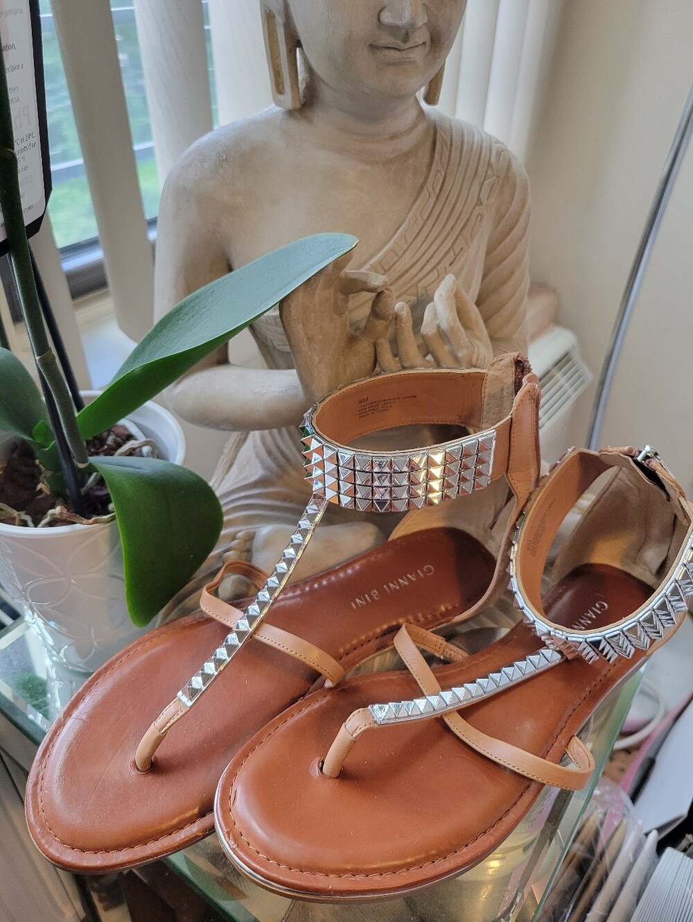 Gianni Bini Sandals Sz 8 Tan with Studs